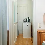 Apartment Exclusive Entry: Cozy Guestroom *