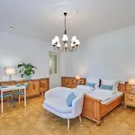 Exclusive Entry: Cozy Guestroom Apartment Baden