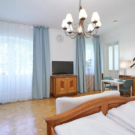 Exclusive Entry: Cozy Guestroom *