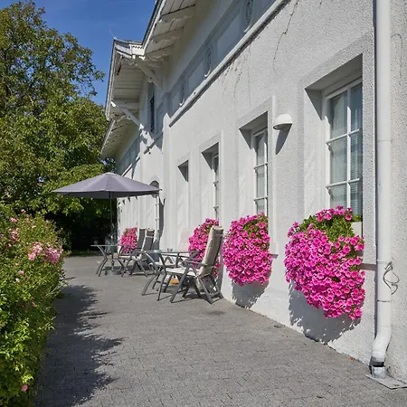 Exclusive Entry: Cozy Guestroom Baden bei Wien