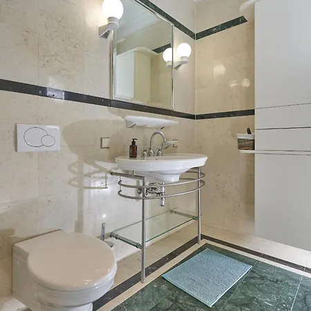 Appartamento Exclusive Entry: Cozy Guestroom Baden bei Wien