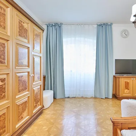 Exclusive Entry: Cozy Guestroom Baden bei Wien