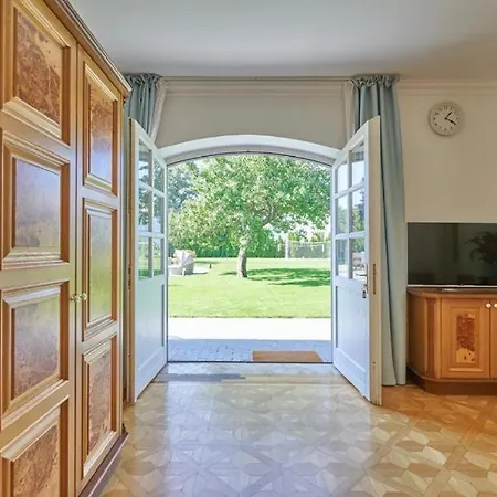 Exclusive Entry: Cozy Guestroom * Baden bei Wien