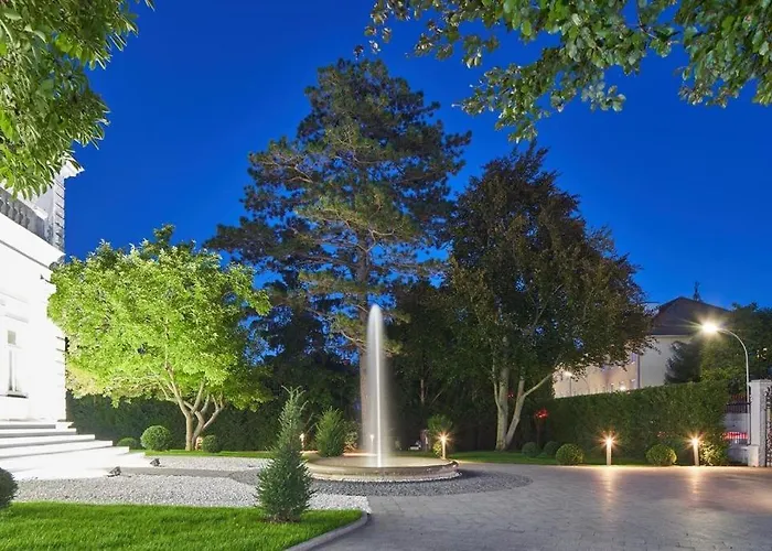 Exclusive Entry: Cozy Guestroom