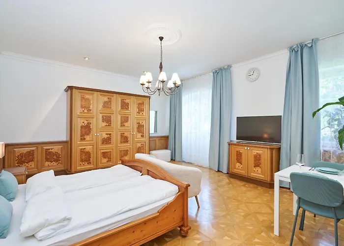 Exclusive Entry: Cozy Guestroom